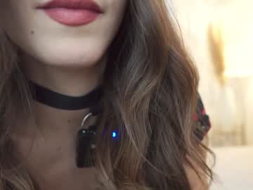 webcam girl emyii live cam image #10660430