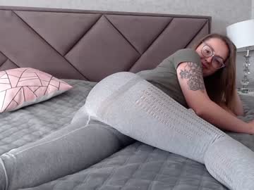 webcam girl juicy_peach88 live cam image #2738139