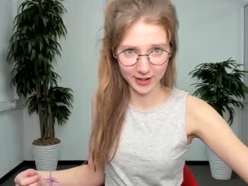 webcam girl avis_ryan live cam image #1481632