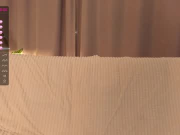 webcam girl juliepenningtona live cam image #7241229