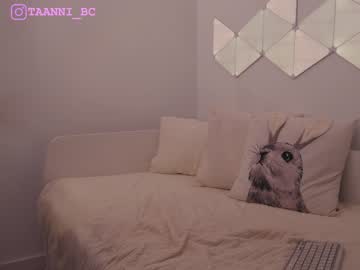 webcam girl taanni_bc live cam image #7775828