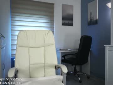 webcam girl yournaughtypixie live cam image #10598021