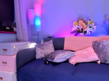 webcam girl littlee33 live cam image #8293980