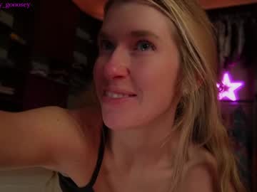 webcam girl lucy_gooosey live cam image #11595013