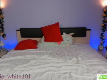 webcam girl foxhilary live cam image #2975231