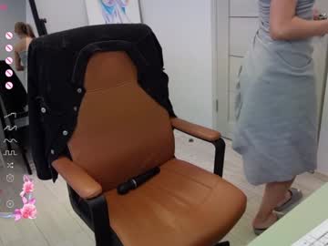 webcam girl abby_laker live cam image #10193914