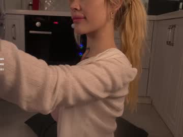 webcam girl golden_alinee live cam image #10843075