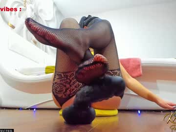 webcam girl krisi_kiss live cam image #11341438