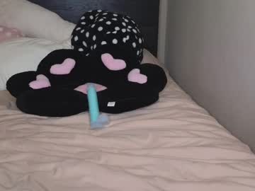 webcam girl prettiestprincess live cam image #12851000