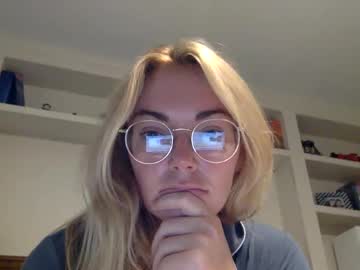 webcam girl lulu22199 live cam image #9982651