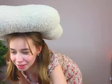 webcam girl mialullaby live cam image #11212577