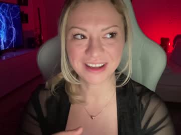 webcam girl kiradivine live cam image #1973745
