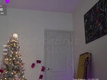 webcam girl petitebrat live cam image #11275357