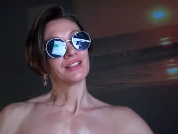 webcam girl dorothy_meyer live cam image #9437321