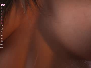 webcam girl lucie_beltran live cam image #12298918