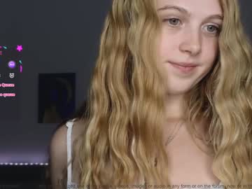 webcam girl small_blondee live cam image #10733154