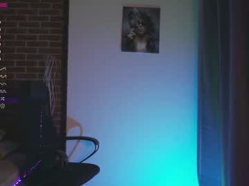 webcam girl yolandabertha live cam image #6142882