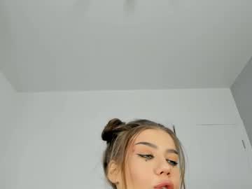 webcam girl jenie_fire live cam image #11860384