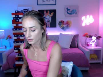 webcam girl holihurricane live cam image #11681137