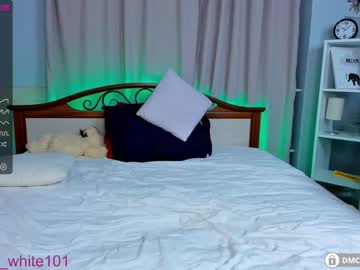 webcam girl foxhilary live cam image #1193185