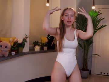 webcam girl aleksa_cutie live cam image #2414869