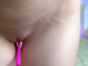 webcam girl trisloveiso live cam image #119642