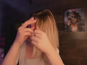 webcam girl yolandabertha live cam image #4507384