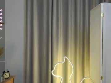 webcam girl shimmering_stars live cam image #12698266