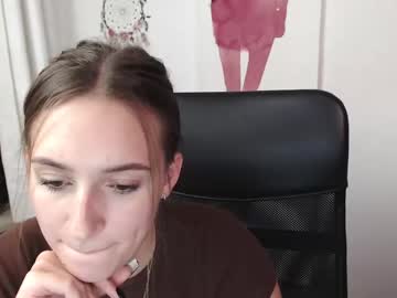 webcam girl lili_petit live cam image #4221973