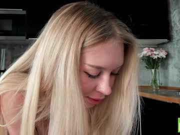 webcam girl aleksa_cutie live cam image #10551157