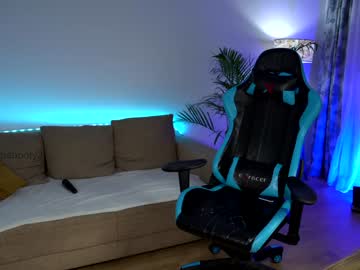 webcam girl naughtyrider69 live cam image #2196147