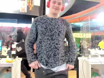 webcam man thejohnnystone live cam image #1230860