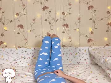 webcam girl tiny_miracle live cam image #8802331