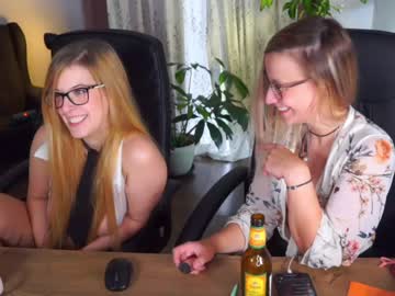 webcam girl juicyandthepussyblvd live cam image #3578221
