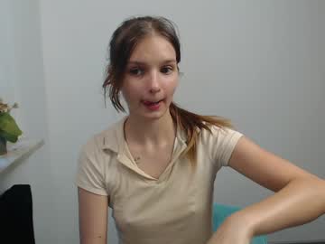 webcam girl vivien_slender live cam image #9911647