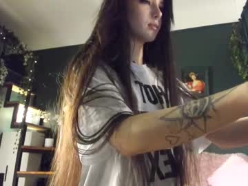 webcam girl bmwm5f90 live cam image #12164053