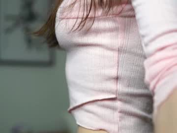 webcam girl peek_in_my_window live cam image #10586116