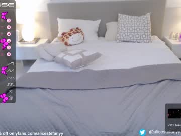 webcam girl smileyouarehere live cam image #6497224
