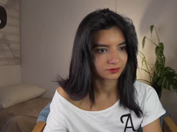 webcam girl urcutelinda live cam image #8323650