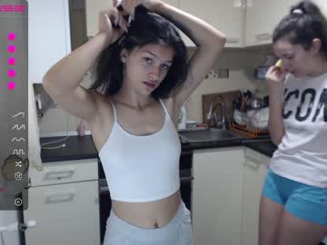 webcam couple maya_and_guests live cam image #2744653