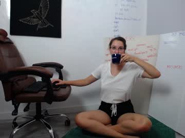 webcam girl yourcrazyneightbor live cam image #3081380