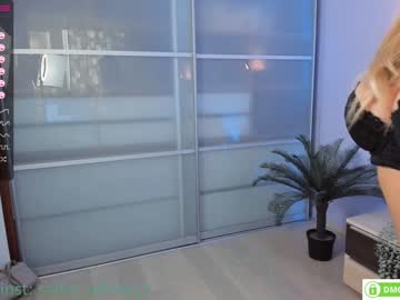 webcam girl foxhilary live cam image #3493891