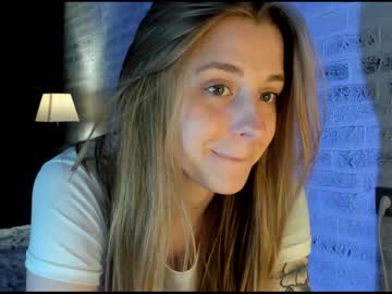 webcam girl sophie_crashh live cam image #5959055