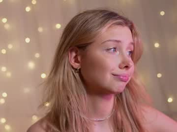 webcam girl april_blush live cam image #9830582