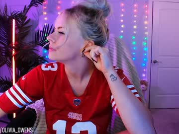 webcam girl oliviaowens live cam image #10639772