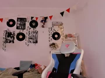 webcam girl vivian_qwerty live cam image #11701103