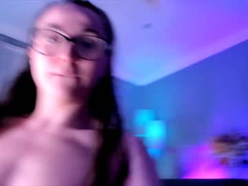 webcam girl littlee33 live cam image #7421627