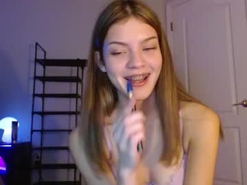 webcam girl miafosterx live cam image #8345055