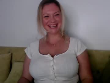 webcam girl kiradivine live cam image #2271017