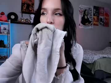 webcam girl vivian_qwerty live cam image #12077472